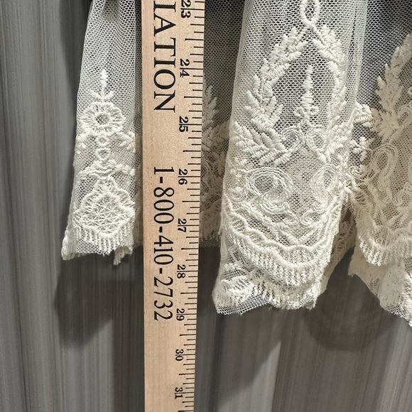 Umgee NWT Striped Black White Unconventional Lace Hem Top Boho Casual Sz L - Picture 5 of 8